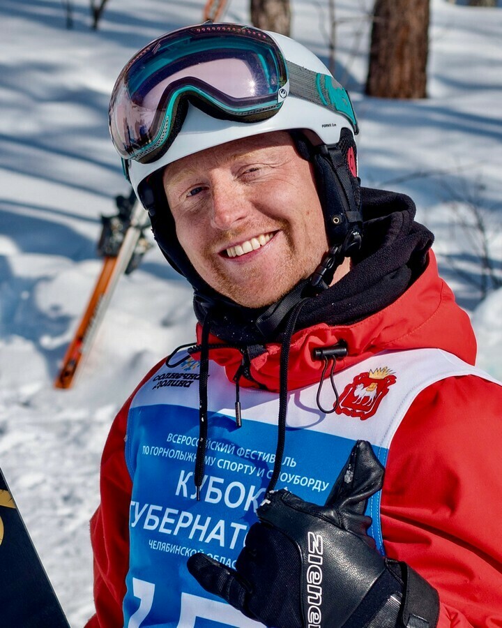 Инструктор по сноуборду Николай