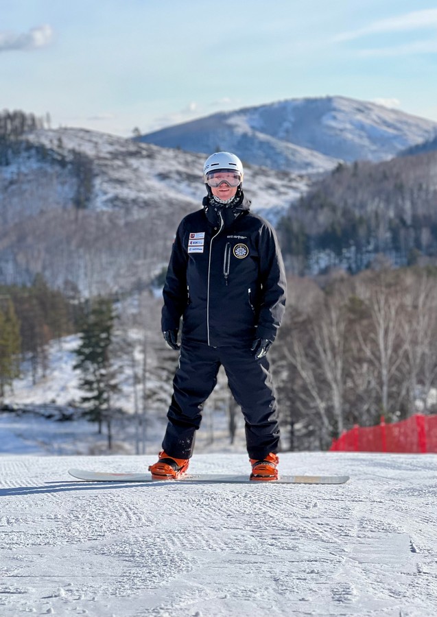 Инструктор по сноуборду Николай