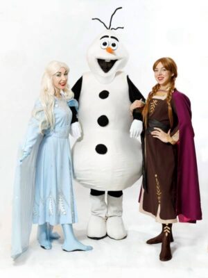 Холодная вечеринка с королевой Эренделла, её сестрой и снеговиком в Пятигорске Холодная вечеринка с королевой Эренделла, её сестрой и снеговиком в Пятигорске