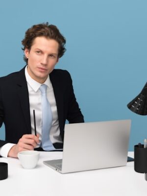 Менеджер по работе на сайте объявлений Iceni.ru